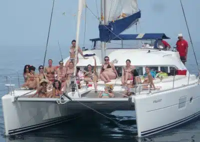 Fiesta privada con amigas en barco en Benalmádena, Málaga